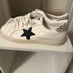 Vintage Havana Carla Star Sneaker. Size 8. White cheetah.